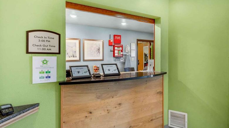 <b>Extended Stay America Select OKC Airport Lobby</b>. Images powered by <a href="https://iceportal.shijigroup.com/" title="IcePortal" target="_blank">IcePortal</a>.
