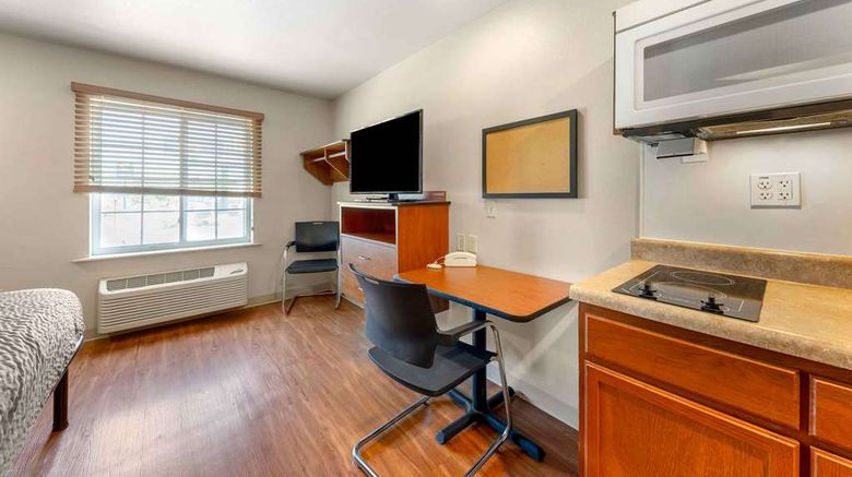 <b>Extended Stay America Select OKC Airport Room</b>. Images powered by <a href="https://iceportal.shijigroup.com/" title="IcePortal" target="_blank">IcePortal</a>.