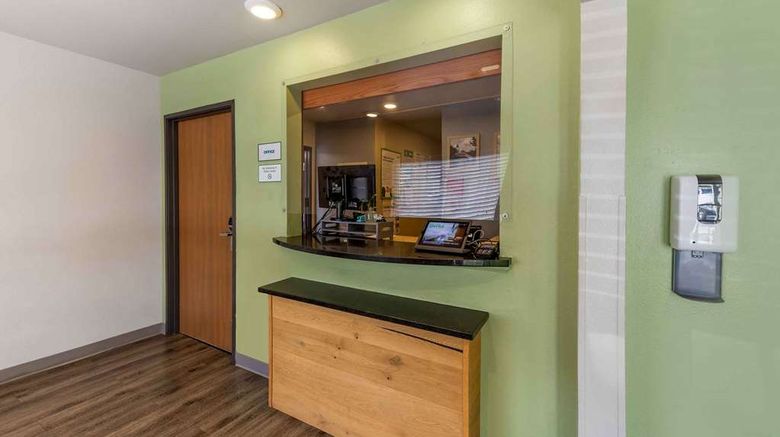 <b>Extended Stay America Select OKC SE Lobby</b>. Images powered by <a href="https://iceportal.shijigroup.com/" title="IcePortal" target="_blank">IcePortal</a>.