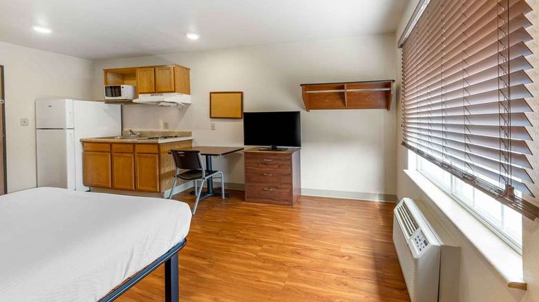 <b>Extended Stay America Select OKC SE Room</b>. Images powered by <a href="https://iceportal.shijigroup.com/" title="IcePortal" target="_blank">IcePortal</a>.