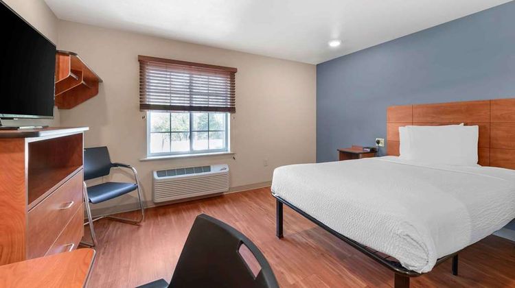Extended Stay America Select Tinker AFB Room