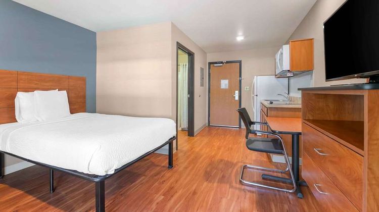 Extended Stay America Select Tinker AFB Room