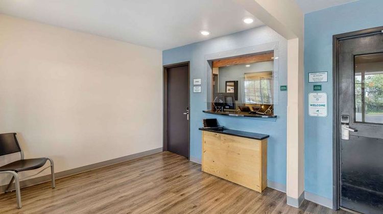 Extended Stay America Select Tinker AFB Lobby