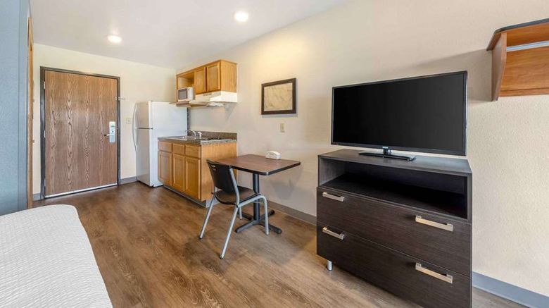 <b>Extended Stay America Select Tinker AFB Room</b>. Images powered by <a href="https://iceportal.shijigroup.com/" title="IcePortal" target="_blank">IcePortal</a>.
