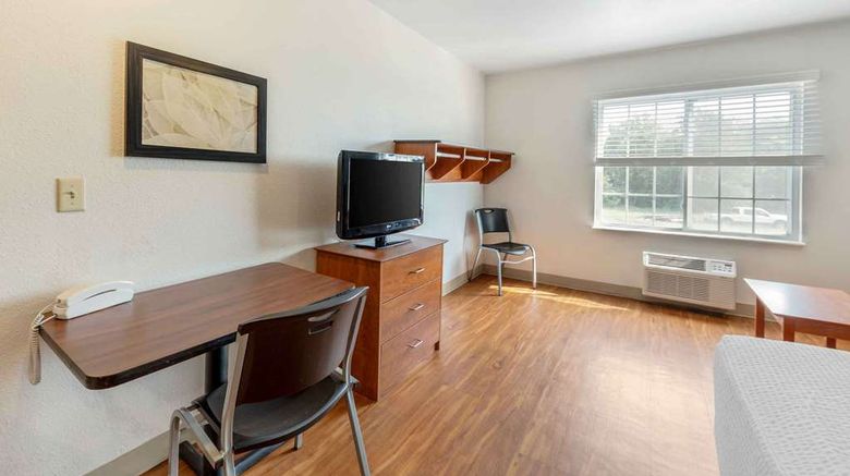 <b>Extended Stay America Select Tinker AFB Room</b>. Images powered by <a href="https://iceportal.shijigroup.com/" title="IcePortal" target="_blank">IcePortal</a>.