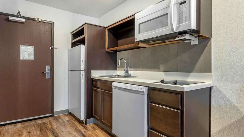 <b>Extended Stay America Select Pittsburgh Room</b>. Images powered by <a href="https://iceportal.shijigroup.com/" title="IcePortal" target="_blank">IcePortal</a>.