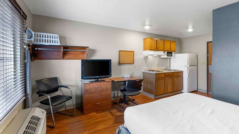 <b>Extended Stay America Select Denver Room</b>. Images powered by <a href="https://iceportal.shijigroup.com/" title="IcePortal" target="_blank">IcePortal</a>.