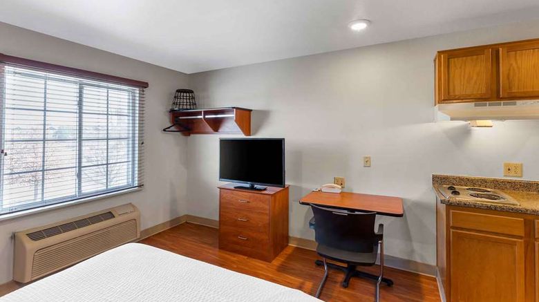 <b>Extended Stay America Select Denver Room</b>. Images powered by <a href="https://iceportal.shijigroup.com/" title="IcePortal" target="_blank">IcePortal</a>.