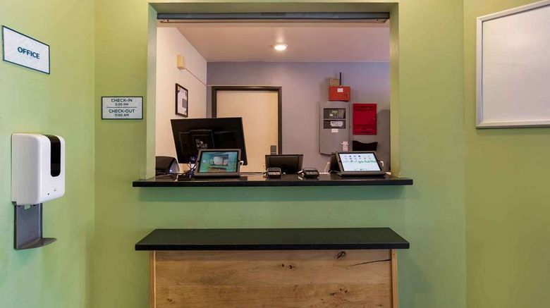 <b>Extended Stay America Selec Pensacola NE Lobby</b>. Images powered by <a href="https://iceportal.shijigroup.com/" title="IcePortal" target="_blank">IcePortal</a>.