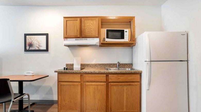 <b>Extended Stay America Selec Pensacola NE Room</b>. Images powered by <a href="https://iceportal.shijigroup.com/" title="IcePortal" target="_blank">IcePortal</a>.