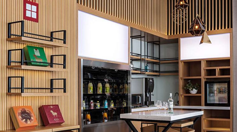 <b>Hilton Garden Inn Binhu New District Restaurant</b>. Images powered by <a href="https://iceportal.shijigroup.com/" title="IcePortal" target="_blank">IcePortal</a>.
