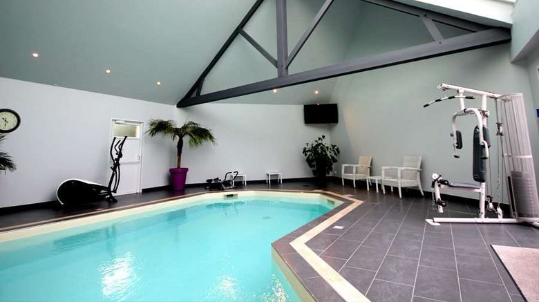 <b>Auberge Bienvenue Pool</b>. Images powered by <a href="https://iceportal.shijigroup.com/" title="IcePortal" target="_blank">IcePortal</a>.