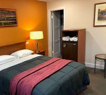 Howard Johnson by Wyndham Ridgecrest Room
