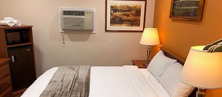 Howard Johnson by Wyndham Ridgecrest Room