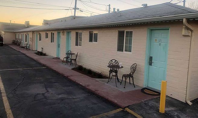 Howard Johnson by Wyndham Ridgecrest Exterior