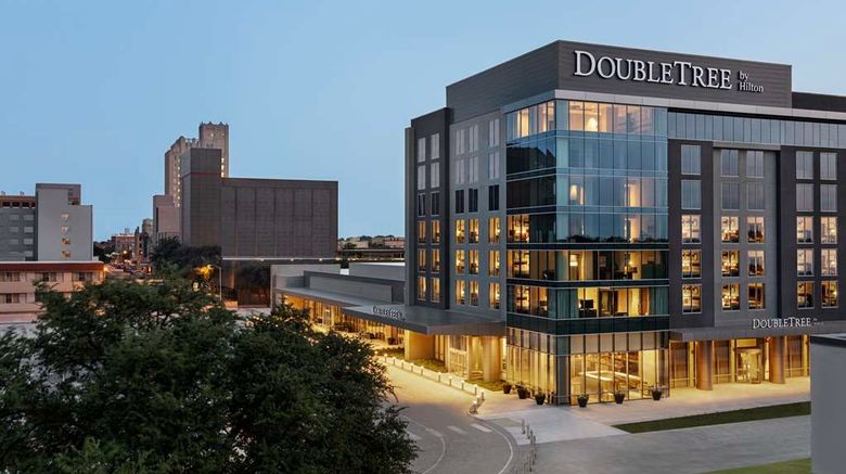 <b>DoubleTree by Hilton Dwtn Convention Ctr Exterior</b>. Images powered by <a href="https://iceportal.shijigroup.com/" title="IcePortal" target="_blank">IcePortal</a>.