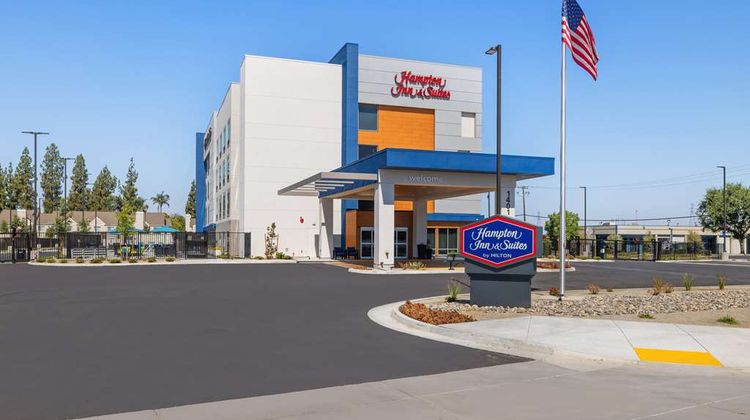 Hampton Inn & Suites Bakersfield Central Exterior