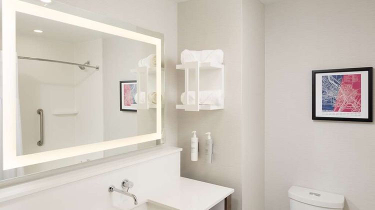 Hampton Inn & Suites Rochester Downtown Room