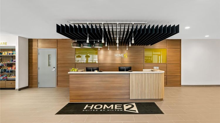 Home2 Suites by Hilton Hendersonville Lobby