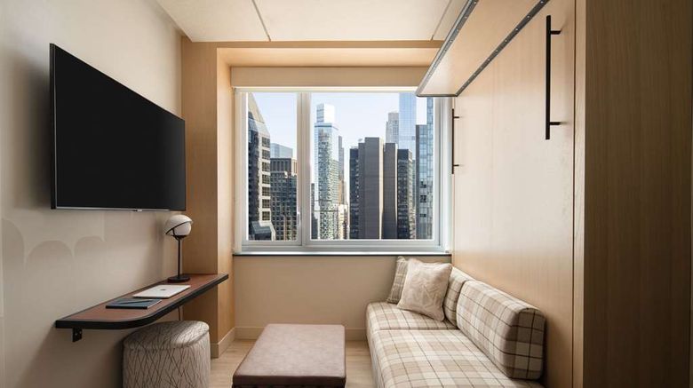 <b>Motto by Hilton NYC Times Square Room</b>. Images powered by <a href="https://iceportal.shijigroup.com/" title="IcePortal" target="_blank">IcePortal</a>.
