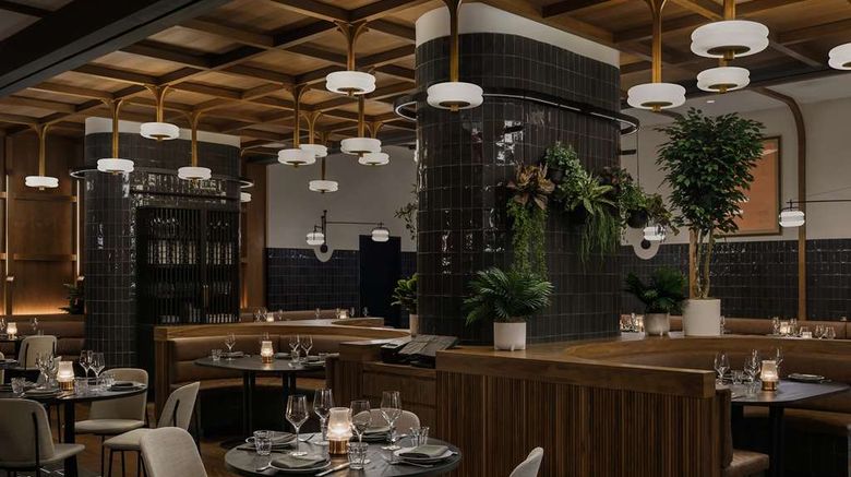 <b>Motto by Hilton NYC Times Square Restaurant</b>. Images powered by <a href="https://iceportal.shijigroup.com/" title="IcePortal" target="_blank">IcePortal</a>.