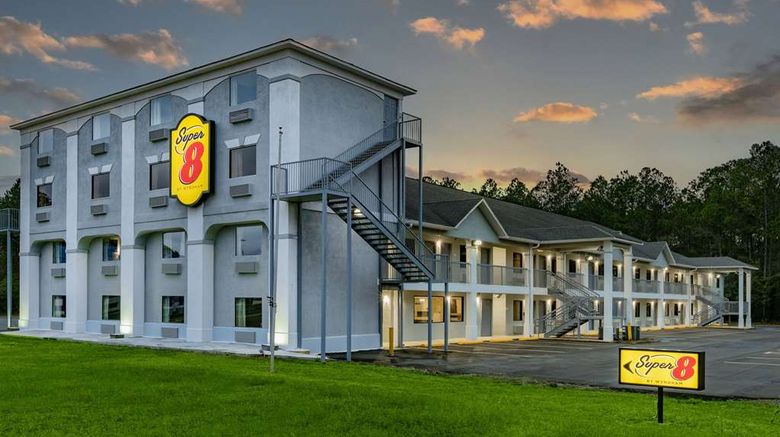 <b>Super 8 by Wyndham Moss Point Exterior</b>. Images powered by <a href="https://iceportal.shijigroup.com/" title="IcePortal" target="_blank">IcePortal</a>.