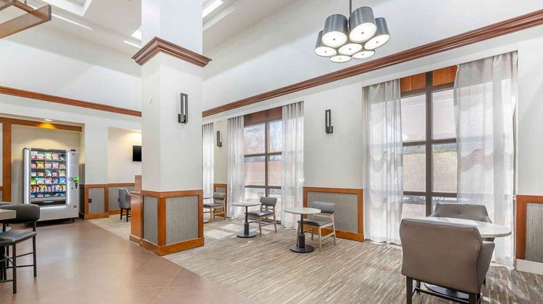 <b>Extended Stay America Premier Suites Lobby</b>. Images powered by <a href="https://iceportal.shijigroup.com/" title="IcePortal" target="_blank">IcePortal</a>.