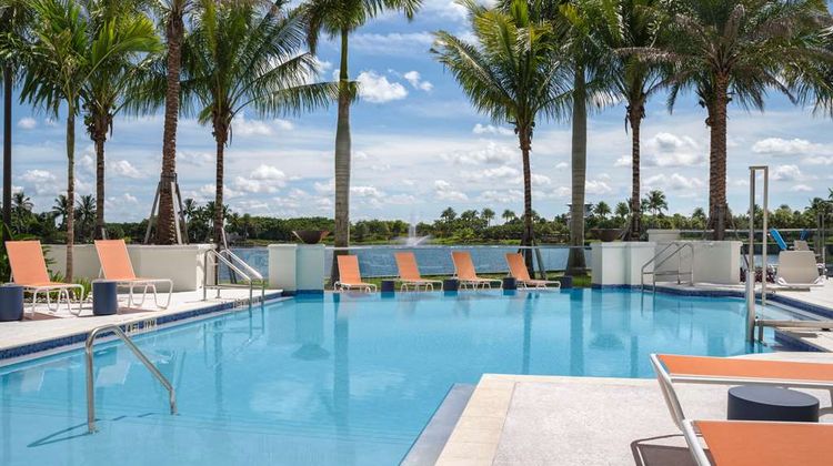 Hampton Inn and Suites Naples Pool