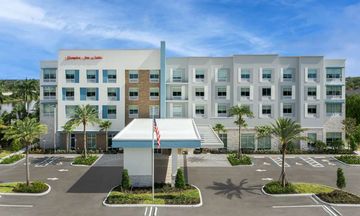 Hampton Inn and Suites Naples