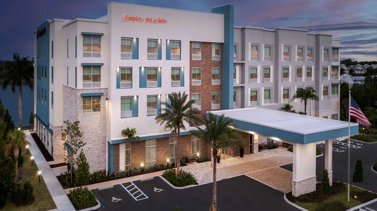 Hampton Inn and Suites Naples Exterior