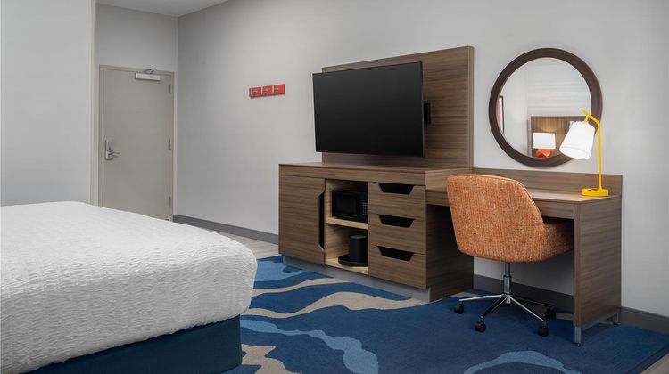 Hampton Inn and Suites Naples Room