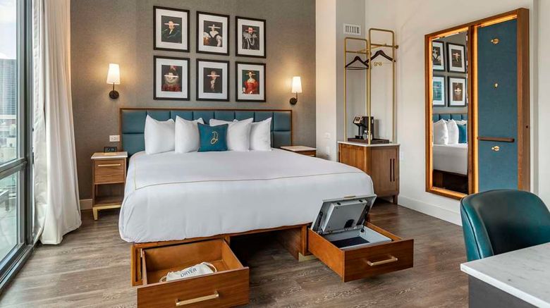 <b>The Draper Tapestry Collection by Hilton Room</b>. Images powered by <a href="https://iceportal.shijigroup.com/" title="IcePortal" target="_blank">IcePortal</a>.