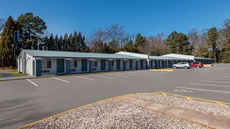 <b>Rodeway Inn Exterior</b>. Images powered by <a href="https://iceportal.shijigroup.com/" title="IcePortal" target="_blank">IcePortal</a>.