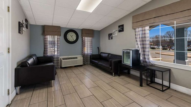 <b>Rodeway Inn Lobby</b>. Images powered by <a href="https://iceportal.shijigroup.com/" title="IcePortal" target="_blank">IcePortal</a>.