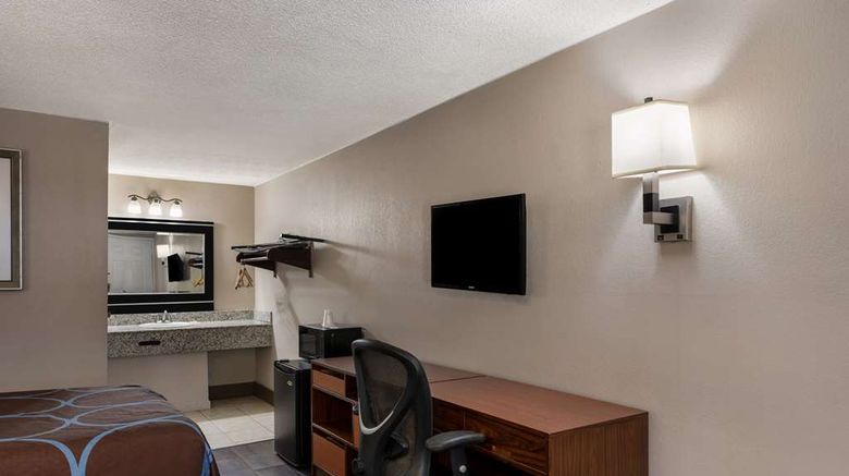 <b>Rodeway Inn Room</b>. Images powered by <a href="https://iceportal.shijigroup.com/" title="IcePortal" target="_blank">IcePortal</a>.