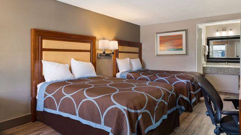<b>Rodeway Inn Room</b>. Images powered by <a href="https://iceportal.shijigroup.com/" title="IcePortal" target="_blank">IcePortal</a>.