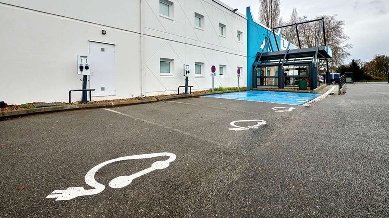 <b>Hotel Kyriad Direct Moulins Sud Yzeure Exterior</b>. Images powered by <a href="https://iceportal.shijigroup.com/" title="IcePortal" target="_blank">IcePortal</a>.