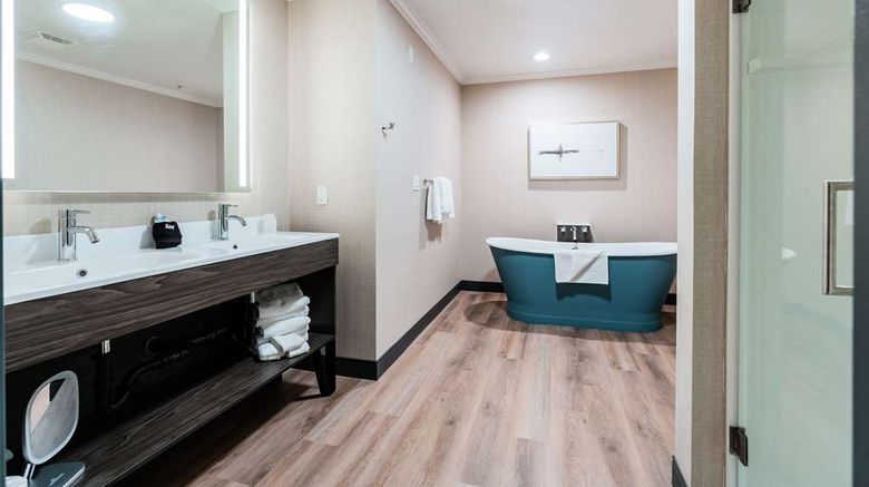 <b>Hotel NoBo Cascade, Tapestry Collection Room</b>. Images powered by <a href="https://iceportal.shijigroup.com/" title="IcePortal" target="_blank">IcePortal</a>.