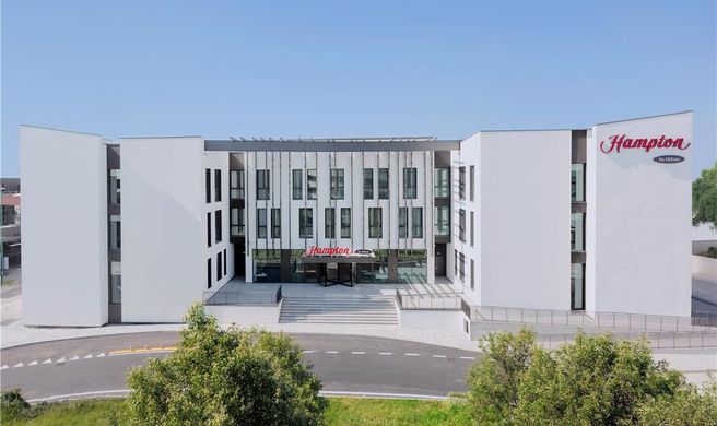 Hampton by Hilton Venice Exterior