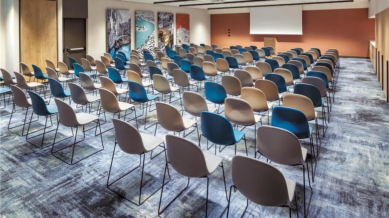 <b>Hampton by Hilton Venice Meeting</b>. Images powered by <a href="https://iceportal.shijigroup.com/" title="IcePortal" target="_blank">IcePortal</a>.