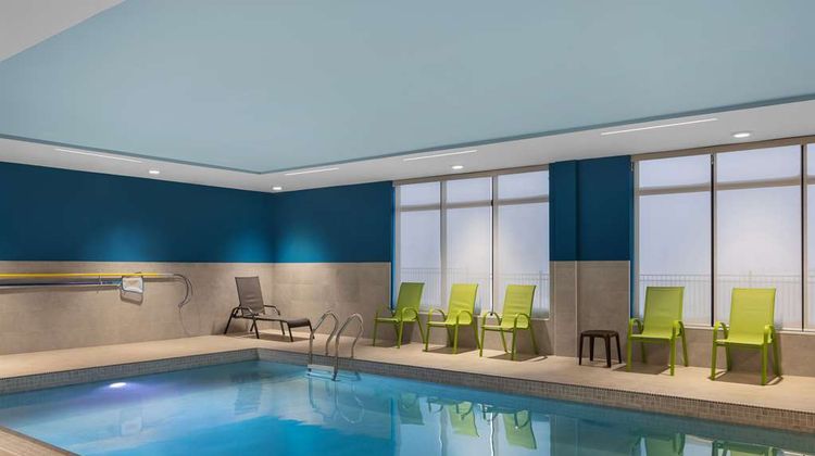 Hampton Inn & Suites Orangeville Pool