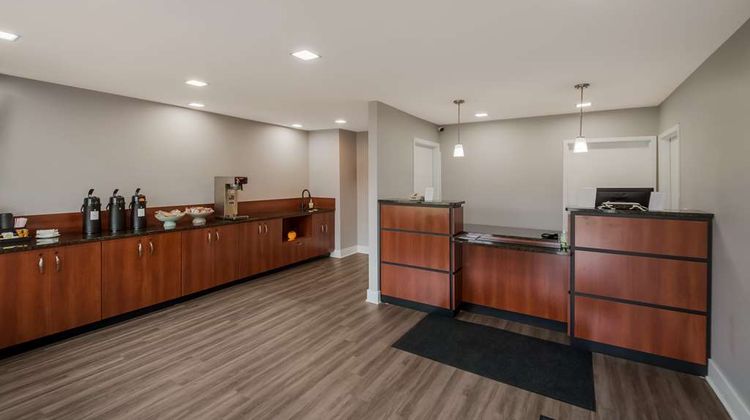 Americas Best Value Inn Farmington Lobby