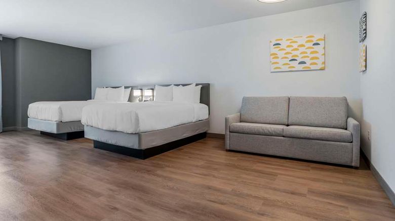 <b>Comfort Inn & Suites Pier Park Area Suite</b>. Images powered by <a href="https://iceportal.shijigroup.com/" title="IcePortal" target="_blank">IcePortal</a>.