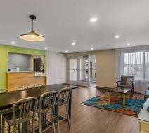WoodSpring Stes Jacksonville Orange Park Lobby