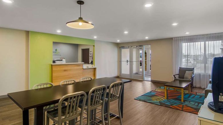 <b>WoodSpring Stes Jacksonville Orange Park Lobby</b>. Images powered by <a href="https://iceportal.shijigroup.com/" title="IcePortal" target="_blank">IcePortal</a>.