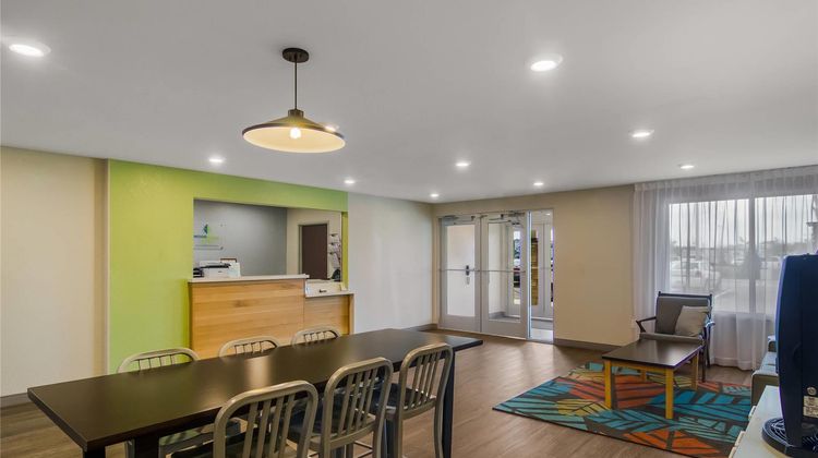 WoodSpring Stes Jacksonville Orange Park Lobby