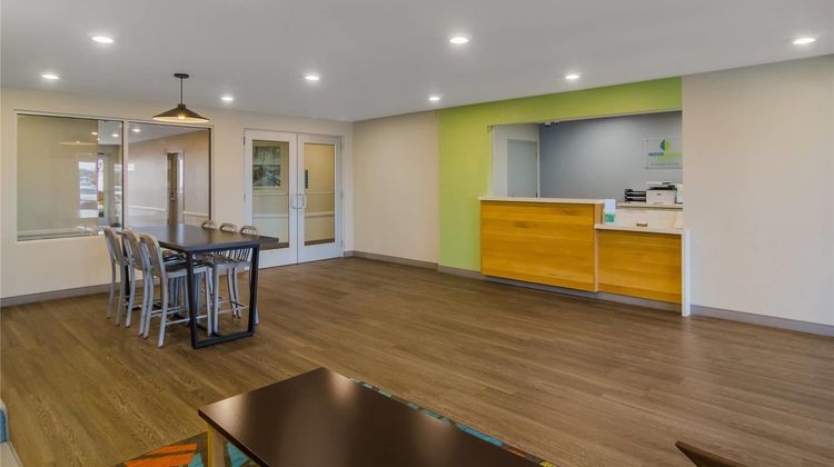 WoodSpring Stes Jacksonville Orange Park Lobby