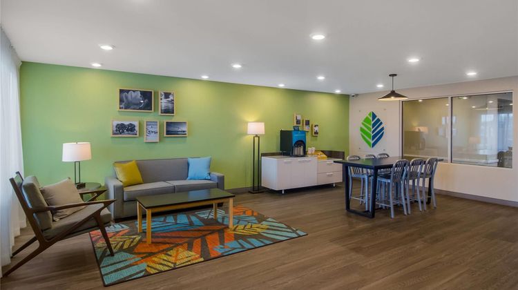 WoodSpring Stes Jacksonville Orange Park Lobby