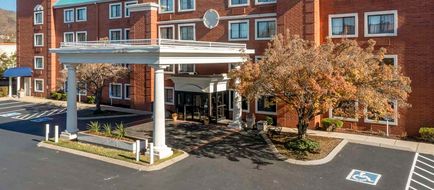 Comfort Inn & Suites Nashville Exterior
