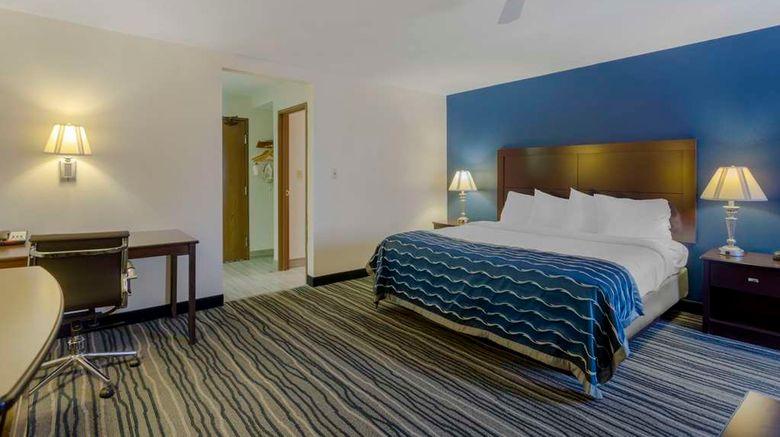 <b>Comfort Inn & Suites Nashville Suite</b>. Images powered by <a href="https://iceportal.shijigroup.com/" title="IcePortal" target="_blank">IcePortal</a>.